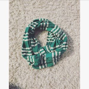 Infinity scarf (Green and white stripped)!